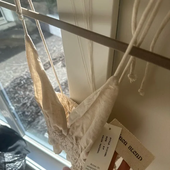 SIM & SAM Stylish Beige Ruffled Top - Picture 4 of 4